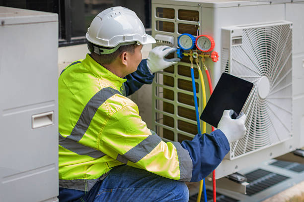 Professional Emergency Hvac Repair technician working in Highland Park, PA